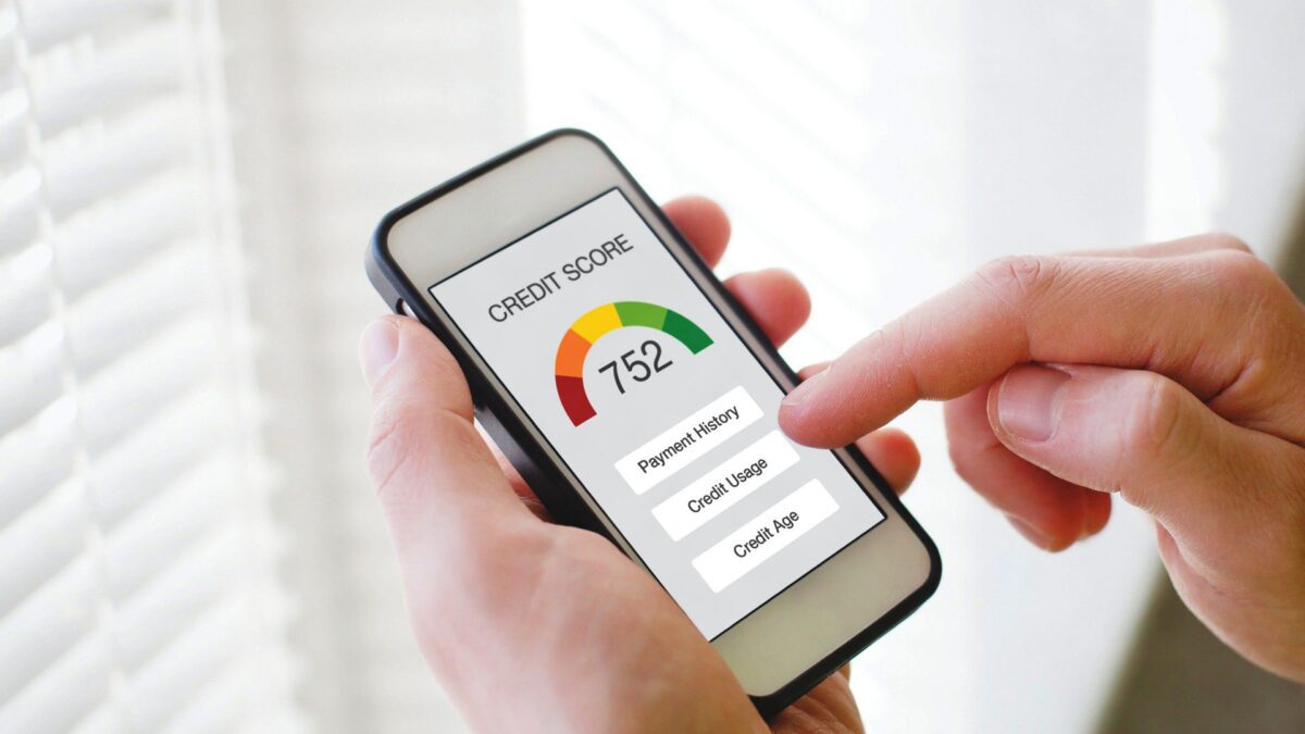 a person’s credit score displays on their mobile phone