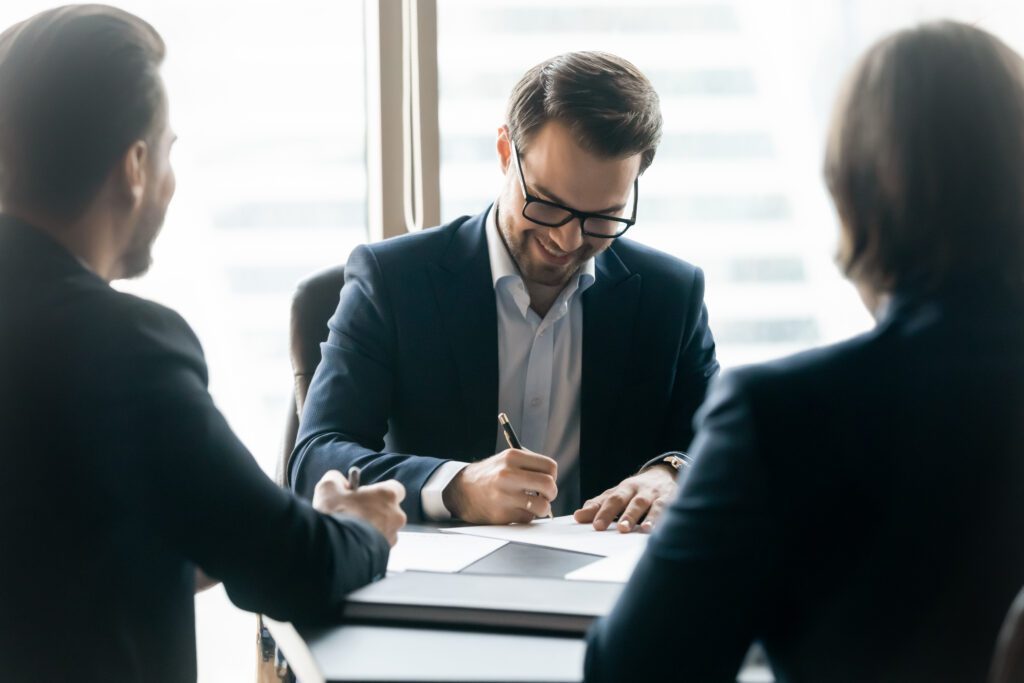 A lender processing a loan | How do emergency loans work?